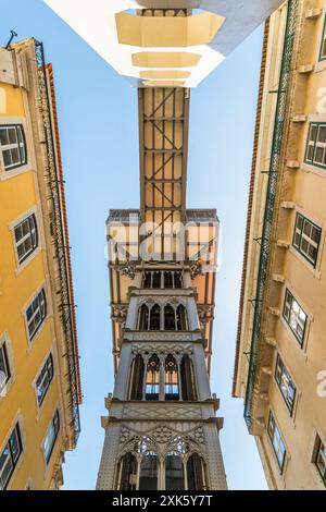 Ascenseur Santa Justa conçu par Raul Mesnier de Ponsard, élève de Gustave Eiffel, Lisbonne, Portugal Banque D'Images