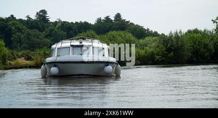 Planches Cruiser sur la rivière Ant Norfolk. Banque D'Images