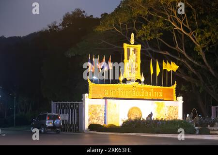 Chiang mai, Thaïlande 20 décembre 2019 : L'entrée de l'université de chiang mai. Un de l'université à chiang mai Banque D'Images