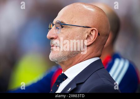 Luis de la Fuente entraîneur-chef de l'Espagne vu lors de la finale de l'UEFA EURO 2024 entre l'Espagne et l'Angleterre à l'Olympiastadion de Berlin à Berlin, en Allemagne Banque D'Images