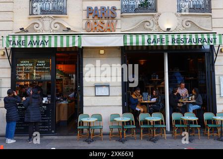 Le restaurant français traditionnel Paris Orsay se trouve à proximité du musée de la Légion d'honneur et du musée d'Orsay. Banque D'Images