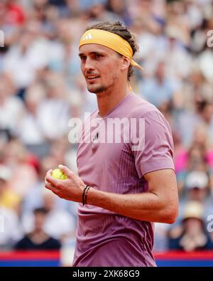 Hambourg, Allemagne. 21 juillet 2024. Tennis : ATP Tour - Hambourg, simples, hommes, finale. Zverev (Allemagne) − fils (France). Alexander Zverev réagit. Crédit : Frank Molter/dpa/Alamy Live News Banque D'Images