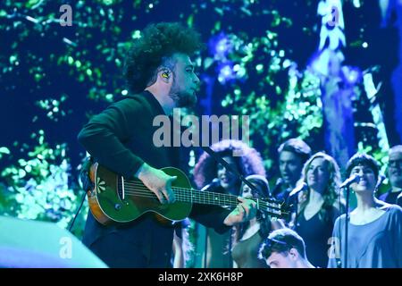 Pescara, Italie. 20 juillet 2024. Enrico Melozzi se produit lors de la Notte dei Serpenti, un concert conçu et dirigé par le maestro Enrico Melozzi, à Pescara, en Italie, le 20 juillet 2024. (Photo par Andrea Iommarini/NurPhoto) crédit : NurPhoto SRL/Alamy Live News Banque D'Images