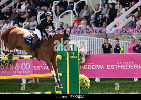 Dinard, France. 21 juillet 2024. Megane Moissonnier de France avec Bracadabra lors du CSI5* Rolex Grand Prix ville de Dinard au Jumping International de Dinard le 21 juillet 2024, Dinard, France (photo par Maxime David - MXIMD Pictures) crédit : MXIMD Pictures/Alamy Live News Banque D'Images