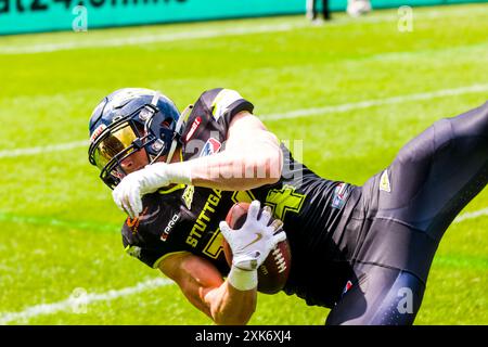 Stuttgart, Allemagne. 21 juillet 2024. ELF/ match : Panthers Wroclaw à Stuttgart Surge le 21. Juny. 2024 , dans le stade Gazi , Stuttgart, Allemagne, WR # 14 Yannick Mayr/ Stuttgart Surge. Crédit : Frank Baumert/Alamy Live News Banque D'Images