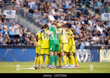 Chester, Pennsylvanie, États-Unis. 20 juillet 2024. Nashville SC se caucus avant la première moitié d'un match en MLS contre l'Unionat Subaru Park de Philadelphie à Chester, en Pennsylvanie. Kyle Rodden/CSM/Alamy Live News Banque D'Images