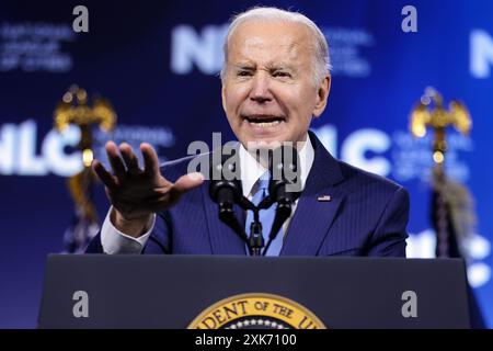 DOSSIER : Joe Biden se retire de l'élection présidentielle de 2024. Le président des États-Unis Joe Biden prend la parole lors de la conférence municipale du Congrès de la Ligue nationale des villes qui s'est tenue au Marriott Marquis à Washington, DC le 14 mars 2022. Crédit : Oliver Contreras/Pool via CNP/MediaPunch Banque D'Images