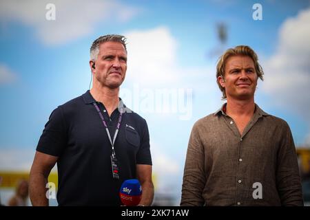 Ralf Schumacher (GER), ancien pilote F1 chez Williams, Jordan et Toyota avec Nico Rosberg lors du GP de Hongrie, Budapest 18-21 juillet 2024 Championnat du monde de formule 1 2024. Banque D'Images