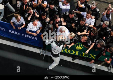 IDRIS Damson Alade-Bo (GBR), acteur jouant Joshua Pearce, pilote de l'équipe fictive APX GP dans le film Apex F1 d'Apple Studios/Bruckheimer films, portrait lors du Grand Prix de Hongrie de formule 1 2024, 13ème manche du Championnat du monde de formule 1 2024 du 19 au 21 juillet, 2024 sur le Hungaroring, à Mogyorod, Hongrie - photo Antonin Vincent/DPPI crédit : DPPI Media/Alamy Live News Banque D'Images