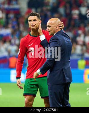 Team POR au tir de pénalité de 11 m, Roberto Martinez, entraîneur principal POR, team manager, entraîneur, Cristiano RONALDO, Por 7 dans le Best of 16 match PORTUGAL - SLOVÉNIE 3-0 N.E. des Championnats d'Europe de l'UEFA 2024 le 01 juillet 2024 à Francfort, Allemagne. Photographe : Peter Schatz Banque D'Images