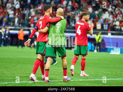 Team POR à 11m penalty shoot out, Cristiano RONALDO, Por 7 PEPE, Por 3 Ruben Dias, Por 4 dans le meilleur des 16 match PORTUGAL - SLOVÉNIE 3-0 N.E. des Championnats d'Europe de l'UEFA 2024 le 01 juillet 2024 à Francfort, Allemagne. Photographe : Peter Schatz Banque D'Images