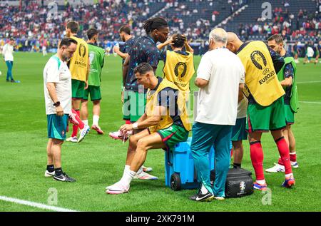 Cristiano RONALDO, Por 7 change de chaussures dans le meilleur des 16 match PORTUGAL, Slovénie. , . Le 01 juillet 2024 à Francfort, Allemagne. Photographe : ddp images/STAR-images crédit : ddp Media GmbH/Alamy Live News Banque D'Images