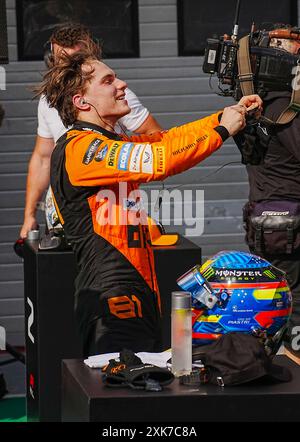 Oscar Piastri (AUS) - McLaren Formula 1 Team - McLaren MCL38 - Mercedes célèbre sa première victoire en F1 lors de Raceday le dimanche 21 juillet du Grand Prix de Hongrie de formule 1 2024, qui se déroulera sur le circuit Hungaroring de Mogyorod, Budapest, Hongrie, du 19 au 21 juillet 2024 Banque D'Images