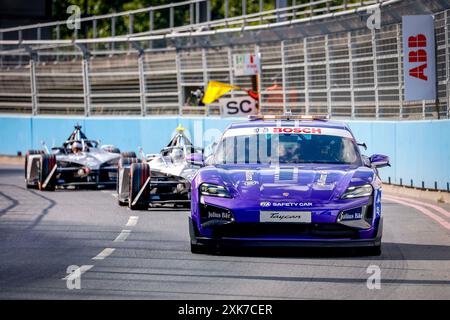 Londres, Royaume Uni. 21 juillet 2024. Voiture de sécurité lors de l'ePrix Hankook Londres 2024, 10ème réunion du Championnat du monde ABB FIA Formula E 2023-24, sur l'Excel Londres du 18 au 21 juin 2024 à Londres, Royaume-Uni - photo Paulo Maria/DPPI crédit : DPPI Media/Alamy Live News Banque D'Images