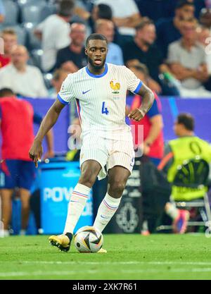 Dayot Upamecano, FRA 4 dans le match de demi-finale ESPAGNE - FRANCE 2-1 des Championnats d'Europe de l'UEFA 2024 le 9 juillet 2024 à Munich, Allemagne. Photographe : Peter Schatz Banque D'Images