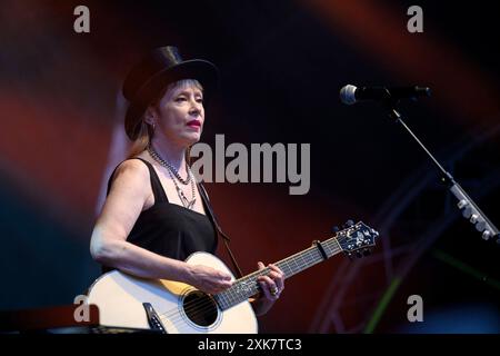 Sängerin Suzanne Vega BEI ihrem Konzert live im Renaissancehof der Kulmbacher Plassenburg. Kulmbach, 20.07.2024 Bayern Deutschland *** chanteuse Suzanne Vega lors de son concert live dans la cour Renaissance de Kulmbachs Plassenburg Kulmbach, 20 07 2024 Bayern Allemagne Copyright : xDwixAnoraganingrumx Banque D'Images