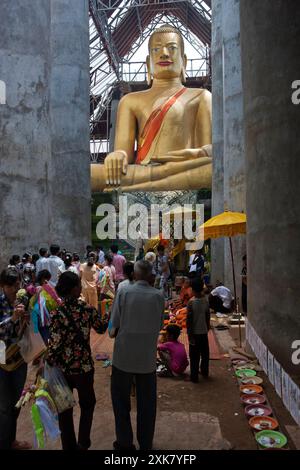 Bouddha. Temple de l'arthrose (Temple des huit points) au sommet de Phnom Oudong. Phumi Chey Otdam. Cambodge. Asie Banque D'Images