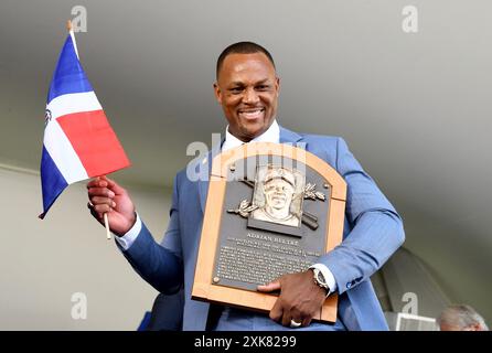 Cooperstown, États-Unis. 21 juillet 2024. Les nouveaux membres du National Baseball Hall of Fame, Adrian Beltre, expose sa plaque lors de la cérémonie d'intronisation du Major League Baseball Hall of Fame pour 2024 intronisés à Cooperstown, New York, le dimanche 21 juillet 2024. Photo de George Napolitano/UPI crédit : UPI/Alamy Live News Banque D'Images