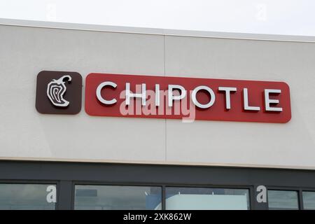 Bloomsburg, Pennsylvanie, États-Unis. 21 juillet 2024. Le logo de Chipotle est visible à l'extérieur de l'un des restaurants de la chaîne. (Crédit image : © Paul Weaver/SOPA images via ZUMA Press Wire) USAGE ÉDITORIAL SEULEMENT ! Non destiné à UN USAGE commercial ! Banque D'Images