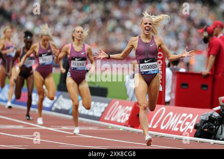 Keely HODGKINSON (Grande-Bretagne) remportant la finale du 800 m féminin en 2024, IAAF Diamond League, London Stadium, Queen Elizabeth Olympic Park, Stratford, Londres, Royaume-Uni. Banque D'Images