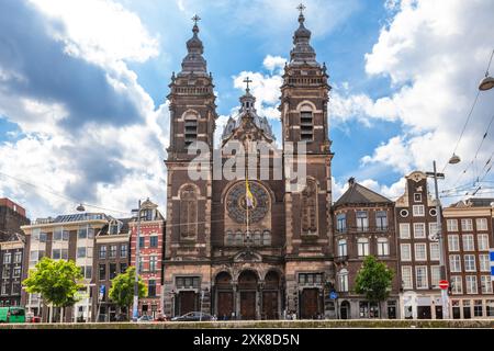 Basilique Saint-Nicolas situé dans le quartier du Vieux Centre d'Amsterdam, pays-Bas Banque D'Images