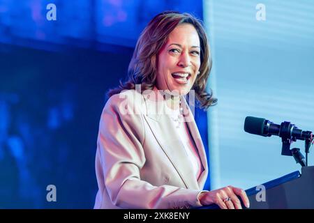 Philadelphie, Pennsylvanie, États-Unis. 21 mai 2024. La vice-présidente des États-Unis, KAMALA HARRIS, prononce le discours d'ouverture lors du congrès de 2024 Service Employees International Union (SEIU) à Philadelphie. (Crédit image : © Ricky Fitchett/ZUMA Press Wire) USAGE ÉDITORIAL SEULEMENT! Non destiné à UN USAGE commercial ! Banque D'Images