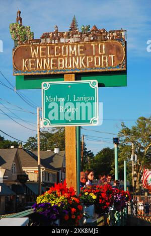 Un panneau accueille les visiteurs à Kennebunkport, dans le Maine Banque D'Images