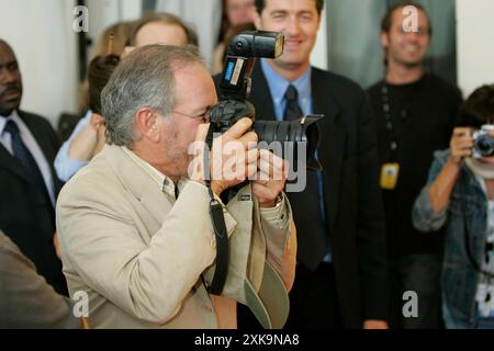 Steven Spielberg beim Photocall zum Kinofilm le terminal auf der Biennale di Venezia 2004 / 61. Internationale Filmfestspiele von Venedig im Palazzo del Casino. Venedig, 01.09.2004 *** Steven Spielberg à la photocall pour le film The terminal à la Biennale di Venezia 2004 61 Venice International film Festival au Palazzo del Casino Venice, 01 09 2004 Foto:xD.xBedrosianx/xFuturexImagex terminal 4920 Banque D'Images