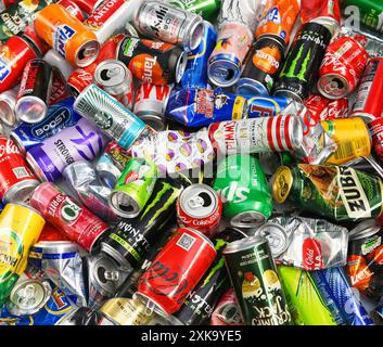 Recyclage des canettes de boissons Banque D'Images