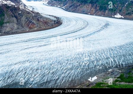 Vue par drone du glacier à saumon en Colombie-Britannique Banque D'Images