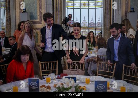 Madrid, Espagne. 22 juillet 2024. De gauche à droite, Yolanda Díaz, ministre du travail et de l'économie sociale, Ernest Urtasun, ministre de la culture de l'Espagne, Sira Rego, ministre de la Jeunesse et de l'enfance et Pablo Bustinduy, ministre des droits sociaux, de la consommation et de l'Agenda 2030 lors d'un petit déjeuner d'information à Madrid. Crédit : SOPA images Limited/Alamy Live News Banque D'Images