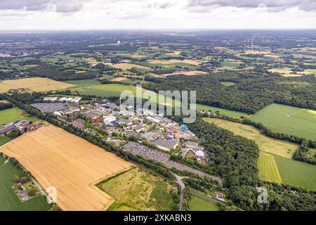 Luftbild, Movie Park Allemagne Übersicht, Wiesen und Felder, Kirchhellen-Nord-Ost, Bottrop, Ruhrgebiet, Nordrhein-Westfalen, Deutschland ACHTUNGxMINDESTHONORARx60xEURO *** vue aérienne, Movie Park Allemagne vue d'ensemble, prairies et champs, Kirchhellen Nord est, Bottrop, Ruhr area, Rhénanie du Nord-Westphalie, Allemagne ATTENTIONxMINDESTHONORARx60xEURO Banque D'Images