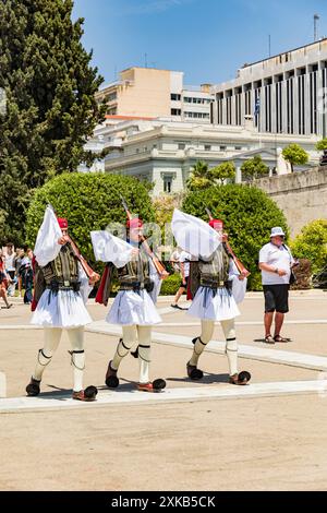 Relève de la garde sur la place Syntagma devant le Parlement, Athènes Grèce, juin 2024 © Giorgia de Dato Banque D'Images