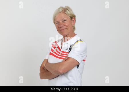 Bruxelles, Belgique. 22 juillet 2024. La belge Brigitte Frankard photographiée lors d’une séance photo pour le Comité paralympique belge en prévision des Jeux Paralympiques de Paris 2024, à Bruxelles, le lundi 22 juillet 2024. BELGA PHOTO VIRGINIE LEFOUR crédit : Belga News Agency/Alamy Live News Banque D'Images