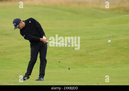 21 juillet 2024 ; Royal Troon Golf Club, Troon, South Ayrshire, Écosse ; la finale de l'Open Championship ; Xander Schauffele joue au 16e green Banque D'Images