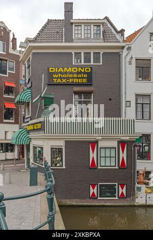 Amsterdam, pays-Bas - 18 mai 2018 : The Mill Diamonds Factory vente en gros magasin de bijoux de luxe hors taxes à Rokin. Banque D'Images