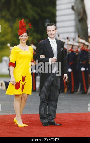 22-05-2004 Madrid Archivio Storico Olycom/LaPresse Haakon Magnus di Norvegia (Oslo, 20 luglio 1973) è il secondogenito e l'unico figlio maschio di re Harald V di Norvegia e della regina Sonja. Nella Foto : principe Haakon Magnus di Norvegia e sua sorella Principessa Martha Louise durante il matrimonio di Filippo delle Asturie e Letizia Ortiz Rocasolano alla cattedrale Almudena dans la photo: le prince Haakon Magnus de Norvège et sa sœur la princesse Martha Louise lors du mariage de Philippe des Asturies et Letizia Ortiz Rocasolano à la cathédrale d'Almudena crédit : LaPresse/Alamy Live News Banque D'Images