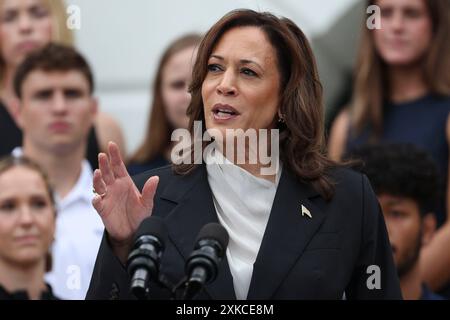 Washington, États-Unis. 22 juillet 2024. Le vice-président AMÉRICAIN Kamala Harris s’exprime sur la pelouse sud de la Maison Blanche à Washington, DC, le lundi 22 juillet 2024. La première tâche des vice-présidents pour obtenir officiellement l'investiture présidentielle démocrate sera de corner ses anciens collègues du Congrès, nouvellement enhardies après une campagne de pression réussie pour forcer le chef de leur parti, Joe Biden, à quitter le scrutin de 2024. Photo de Ting Shen/UPI crédit : UPI/Alamy Live News Banque D'Images