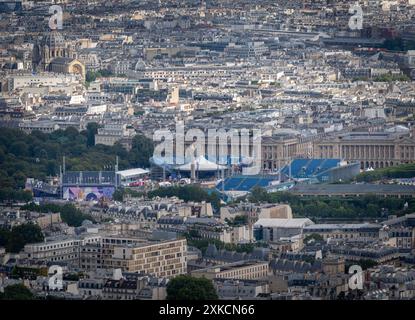 Paris, France - 07 22 2024 : Jeux Olympiques Paris 2024. Vue des installations du site olympique pour Basketball, Breaking, cyclisme BMX Freestyle, Skateboardi Banque D'Images