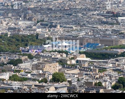 Paris, France - 07 22 2024 : Jeux Olympiques Paris 2024. Vue des installations du site olympique pour Basketball, Breaking, cyclisme BMX Freestyle, Skateboardi Banque D'Images