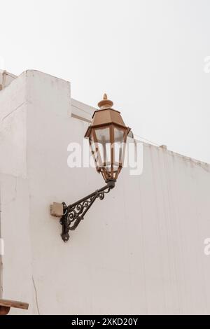 Le Maroc offre des paysages variés, des riads historiques et des panoramas spectaculaires sur le désert profitez de promenades à dos de chameau dans le Sahara et explorez des villes animées et des riad Banque D'Images