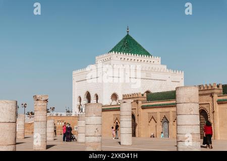 Le Maroc offre des paysages variés, des riads historiques et des panoramas spectaculaires sur le désert profitez de promenades à dos de chameau dans le Sahara et explorez des villes animées et des riad Banque D'Images