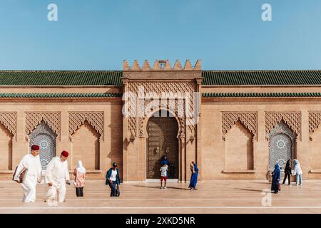 Le Maroc offre des paysages variés, des riads historiques et des panoramas spectaculaires sur le désert profitez de promenades à dos de chameau dans le Sahara et explorez des villes animées et des riad Banque D'Images