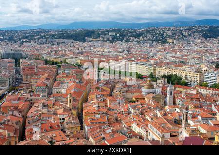 Yachts et bateaux en Marina Monte Carlo, Monaco. Nice, France vue aérienne de la côte de la mer et de la ville. Bâtiments dans la vieille ville, Drone vue Banque D'Images