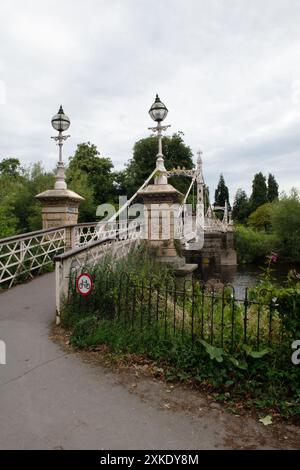 Passerelle au-dessus de la rivière Wye, Hereford, Angleterre, Royaume-Uni Banque D'Images