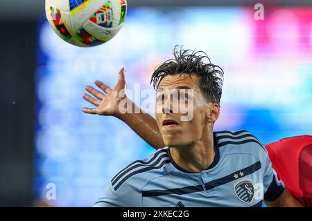 20 juillet 2024 : le joueur de Kansas City Daniel Salloi (10 ans) lors d'un match contre Louis City SC au Childrens Mercy Park à Kansas City, Kansas. David Smith/CSM Banque D'Images