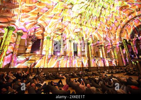 Illumination,Un spectacle son et lumière,lumière,dramatique,événement,touriste,attraction,jouer,Vivaldi,four Seasons,musique,St Georges Hall, Liverpool,Angleterre,Royaume-Uni, Banque D'Images