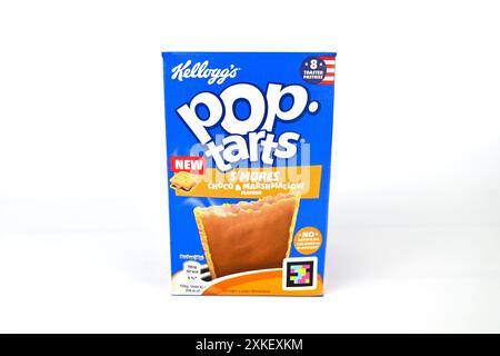 Pop Tarts s’mores Choco et guimauve saveur sur fond blanc – pays de Galles, Royaume-Uni – 19 juillet 2024 Banque D'Images