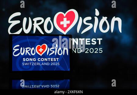 Allemagne. 23 juillet 2024. Dans cette illustration photo, le logo du concours Eurovision de la chanson 2025 est affiché sur une tablette. Crédit : SOPA images Limited/Alamy Live News Banque D'Images