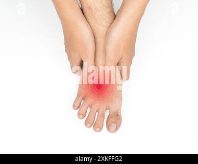 Pied douloureux du jeune homme asiatique avec le diabète.Problèmes de neuropathie sensorielle.Problèmes de nerfs des pieds. Banque D'Images